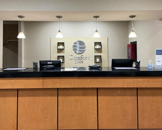 Comfort Inn Avon | Front Desk