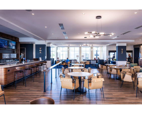 The dining area in the lobby.