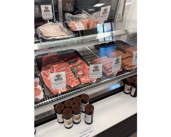 Roots Market + Eatery_Market