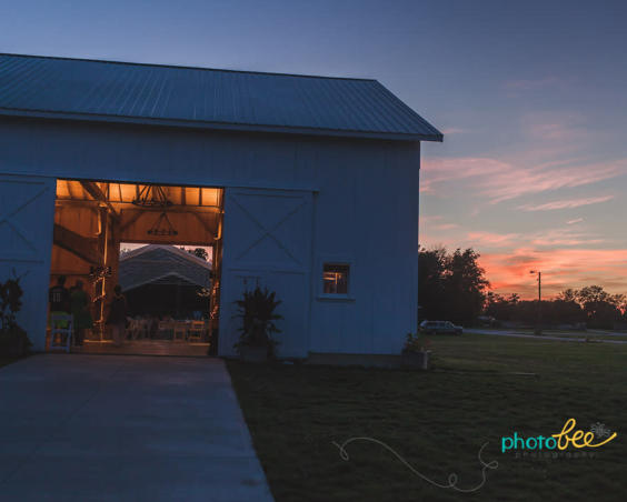 Cartlidge Barn - Wedding Barn at Sunset bu PhotoBee Photography