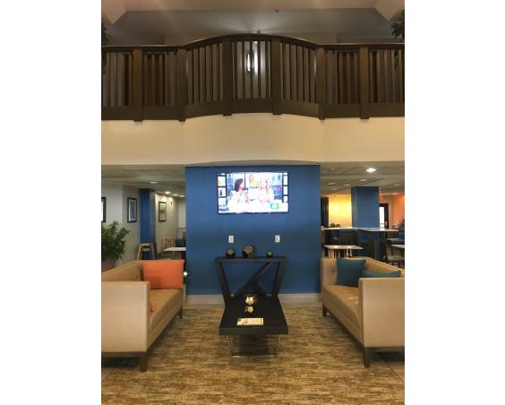 Wingate lobby