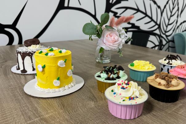 Mini Cakes at Sweet Minis Cakes & Bakes