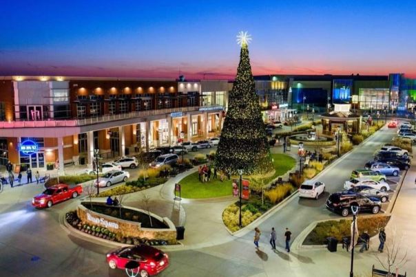 Christmas at The Shops at Perry Crossing (source: Facebook)