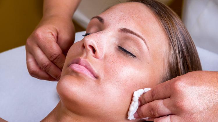 Medspa pampering at Sharper (Photo courtesy of Sharper Plastic & Reconstructive Surgery)