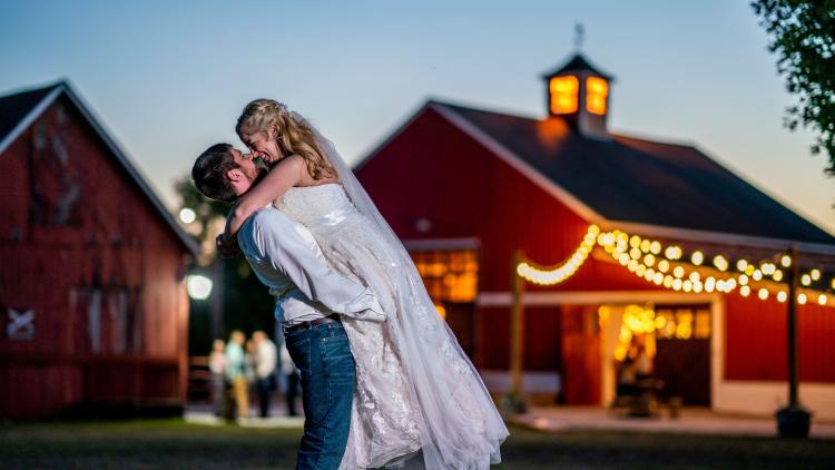 Avon Wedding Barn (Courtesy of Nate Crouch Photography)