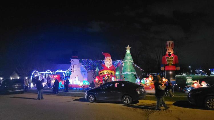 The Poulton family goes big during the holiday season! (Photo by Jennifer Poulton on Facebook)