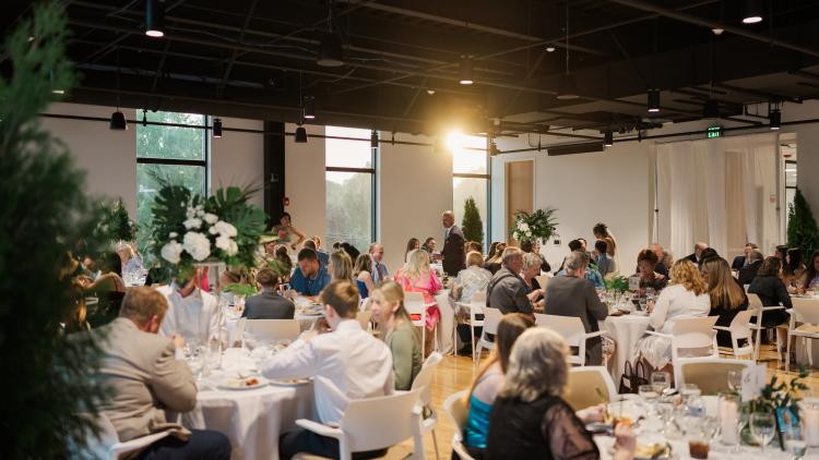 A full reception space at Hendricks Live! (via Sarah Elizabeth Photos, LLC)