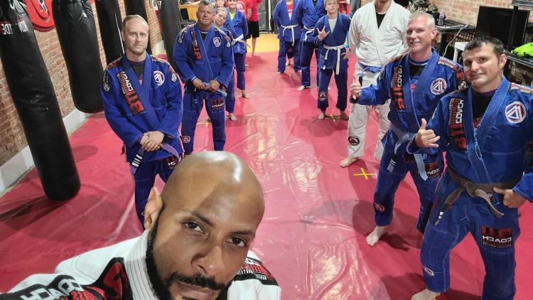 Dragonfly Elite Martial Arts & Fitness is owned by former Navy SEAL Kenneth Bigbee, Jr.