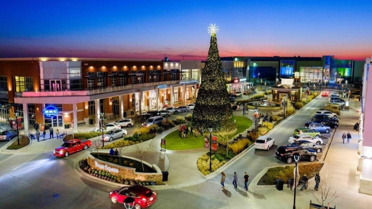 Christmas at The Shops at Perry Crossing (source: Facebook)