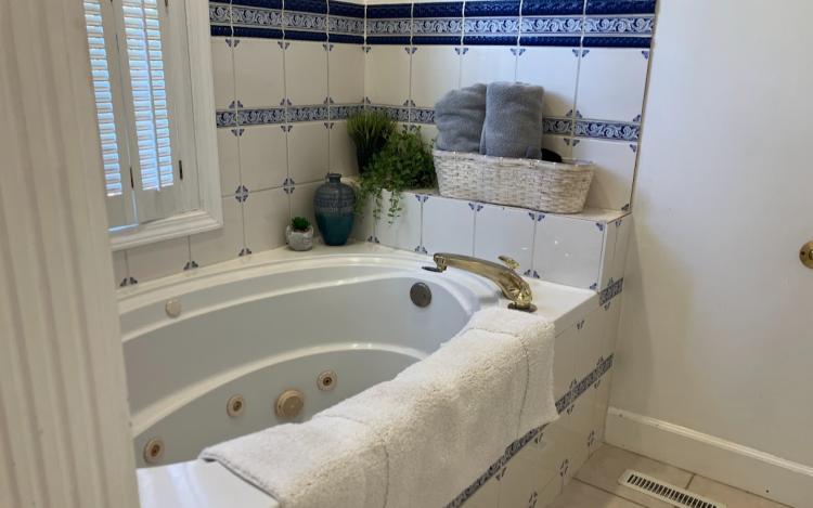 Jetted Tub in Cottage at Natural Valley Ranch in Brownsburg