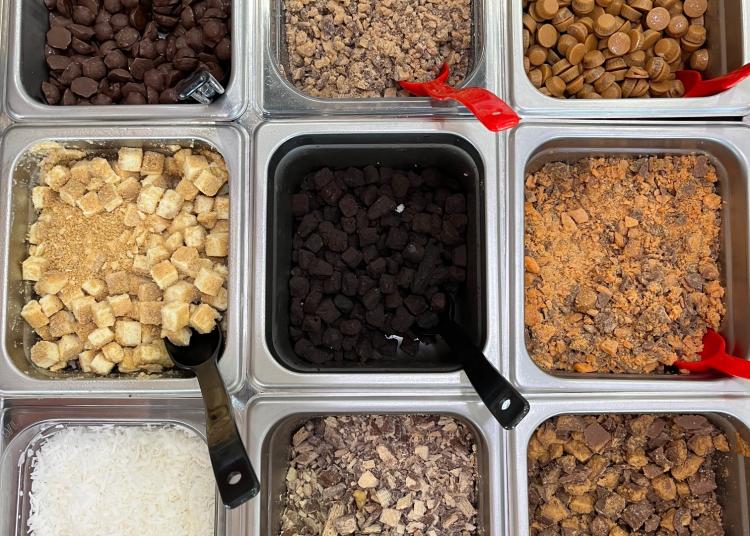 Toppings at Orange Leaf