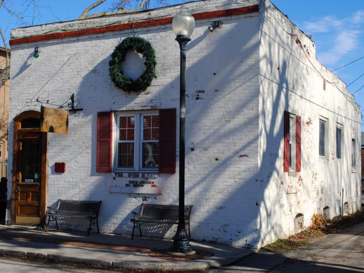 Perillo's Pizzeria building