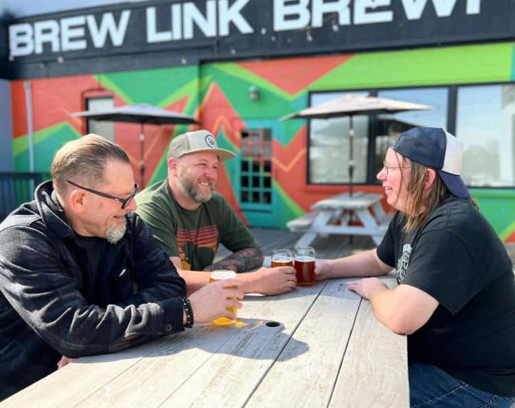 Brew Link Brewing Plainfield outdoor patio