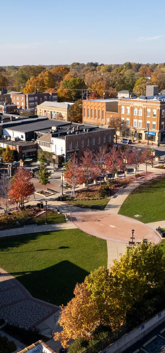 Downtown Valparaiso Indiana real estate and community lifestyle
