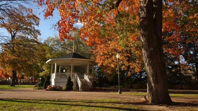 Thomas Centennial Park & Chesterton Bandstand