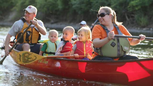 Family in a canoe on the Kankakee river