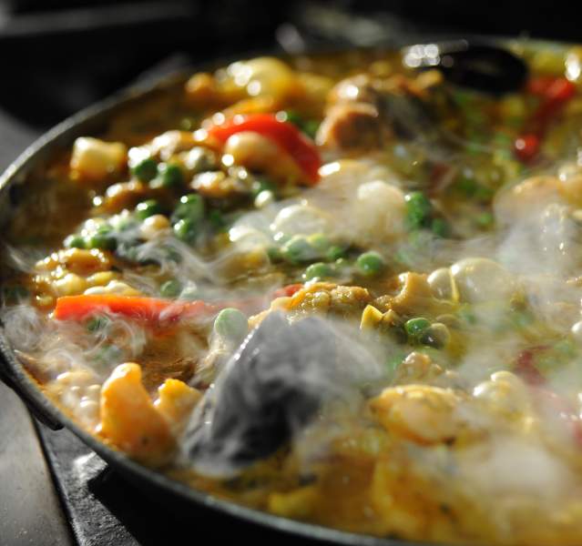 Dining Paella