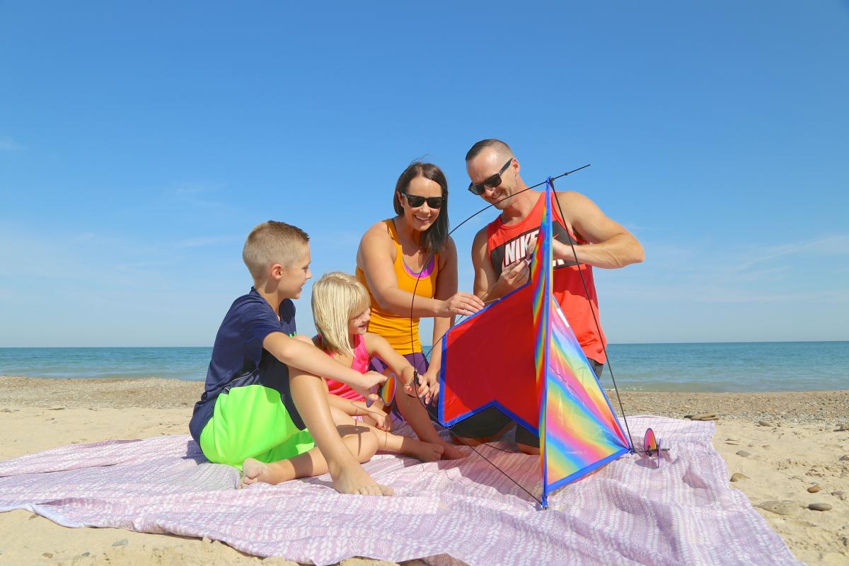 Beach_activities-family_and_kids_53452_uhgzrf