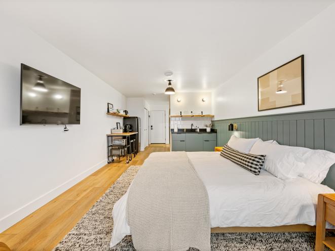 Blue Studio Full Room