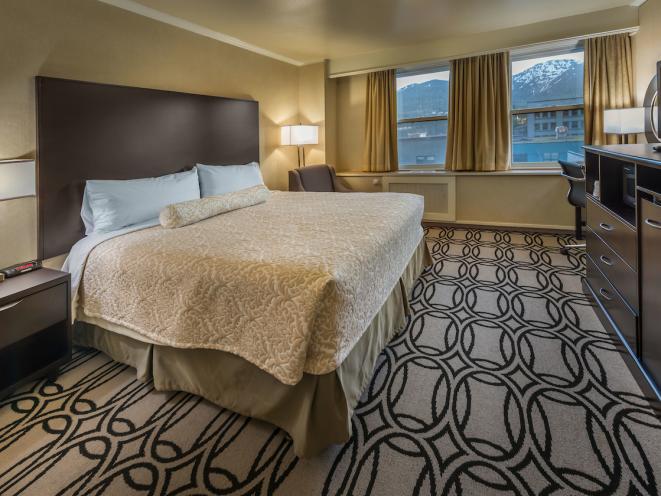 King with view_Baranof