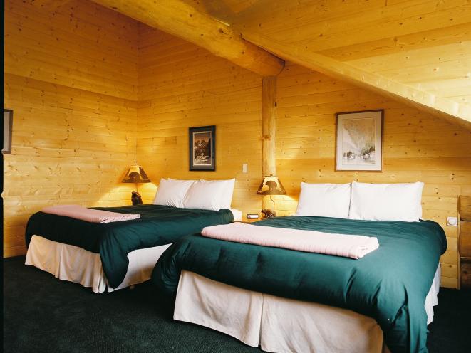 Bear Track Inn Family Lodge