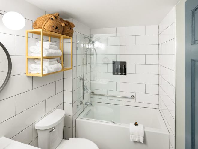 Soaking Tub & Rainfall Shower