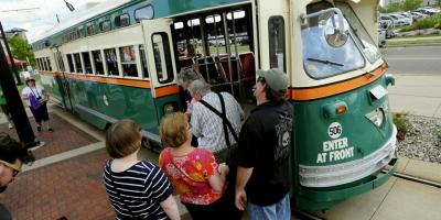 train weekend trips near Chicago, Metra getaway, Lake Michigan destination