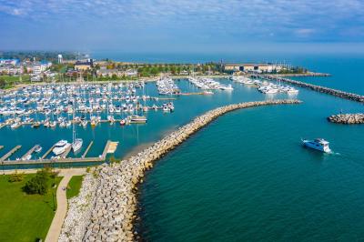 Lakefront Towns near the Twin Cities, Kenosha lakefront, Lake Michigan town Wisconsin