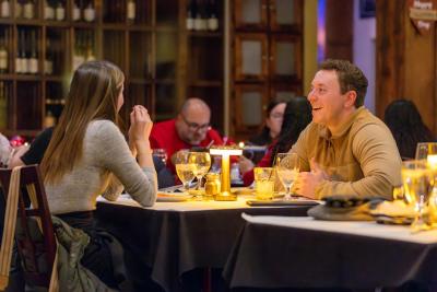 romantic weekend getaways near Chicago, Kenosha lakefront couples, Wisconsin harbor town getaway