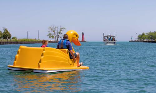 family lake vacations near Chicago, Lake Michigan family travel, Kenosha beaches