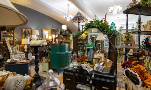 fun shopping weekend trips near Dubuque, downtown Kenosha shopping, Wisconsin boutiques