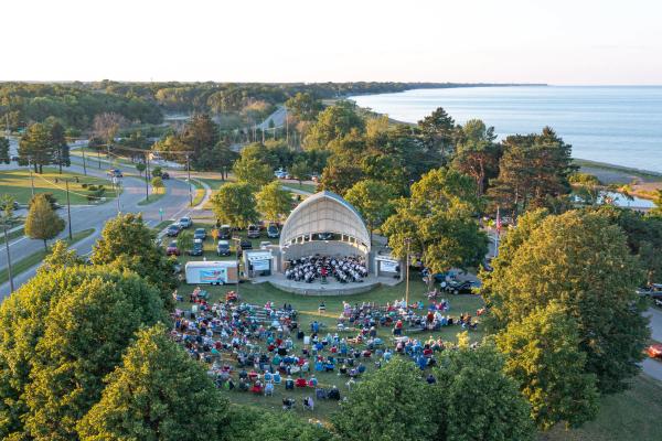 2-Night Getaways near Dubuque, family lakefront vacation near Dubuque, Kenosha Wisconsin weekend from Dubuque