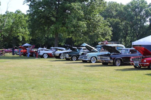 Southern Wisconsin All Airborne Chapter Car Show