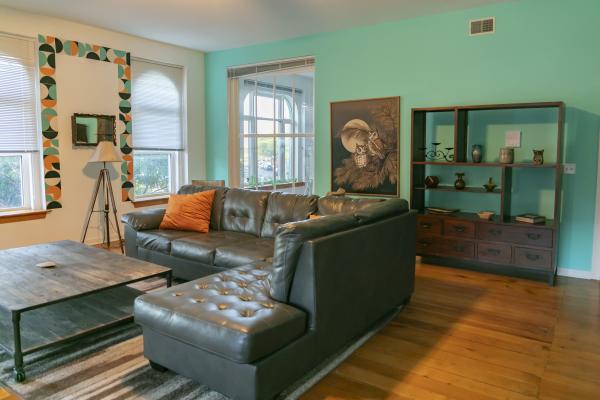 Waterfront Hotels near Dubuque, Lake Michigan Kenosha lodging, Wisconsin harbor town vacation