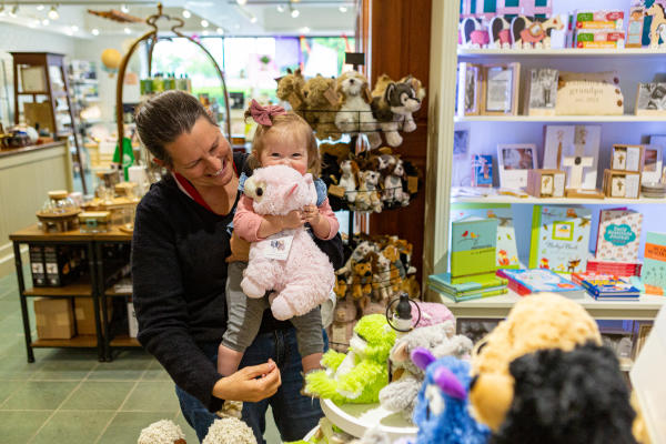 Shopping Weekend Trips near Dubuque, Kenosha boutiques, downtown shopping trip