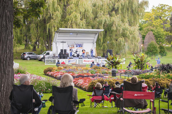 Lincoln Park Live
