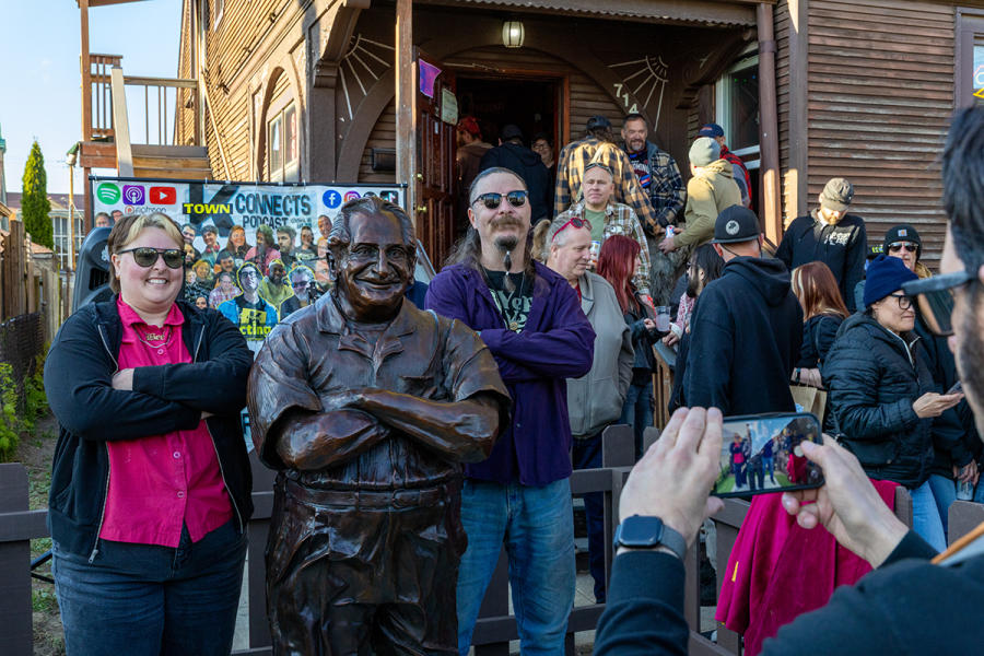 Bronze Al outside of The Port of Kenosha Beverage House
