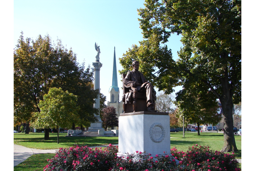 Lincoln statue at Library Park