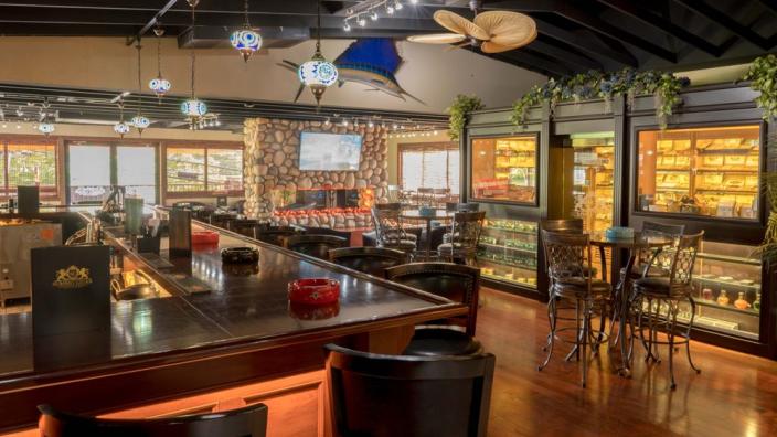 The Lounge of the Abingtons