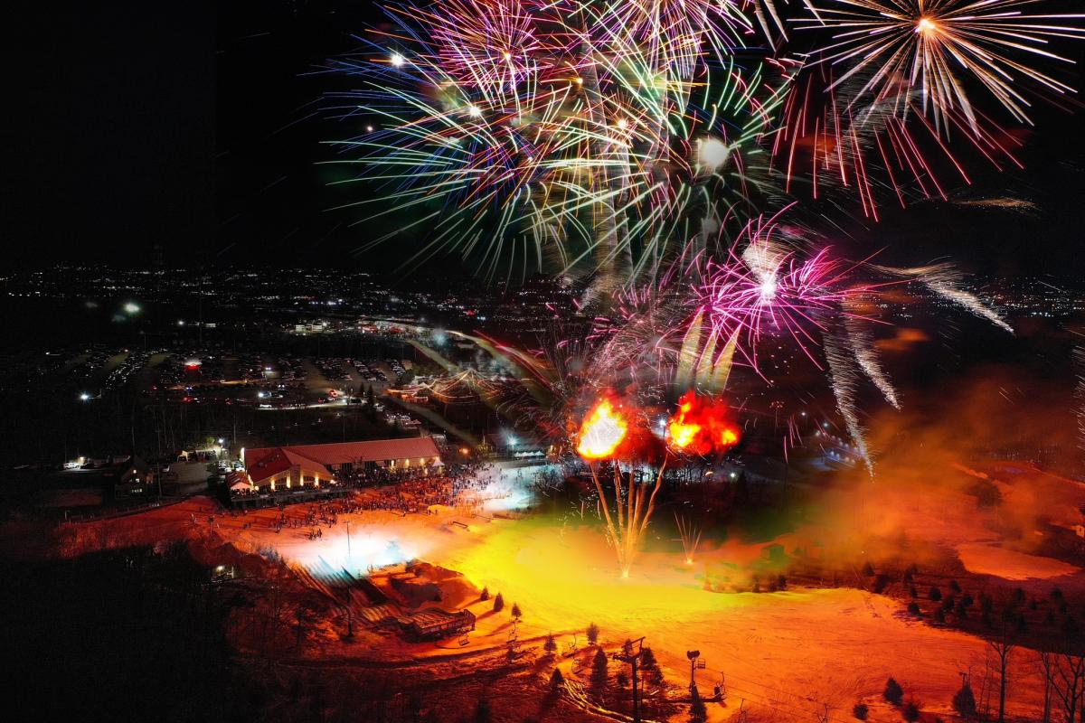 montage_mountain_torchlight_5E