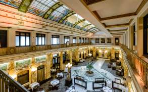 Radisson Lobby 2021