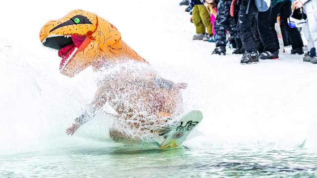 Pond Skimming at Mountainfest