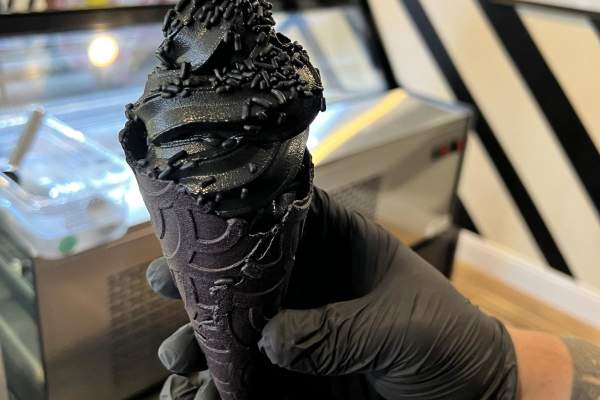 Black Cow Cookies & Cream