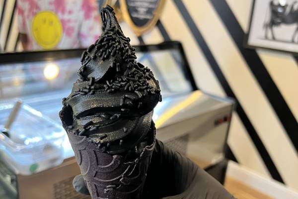Black Cow Cookies & Cream
