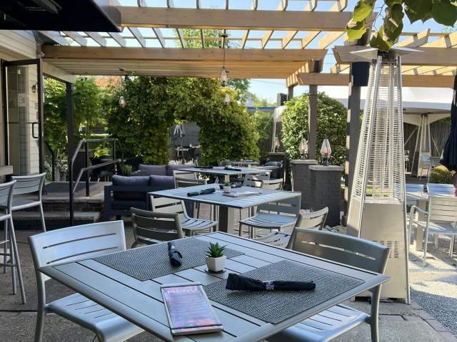 State Street Grill outdoor dining area