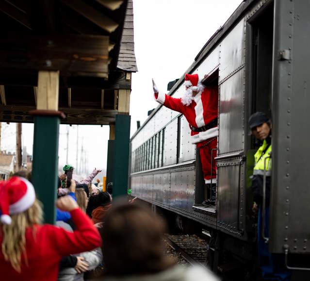 Santa Train 2022 Hiller 011 LCVB