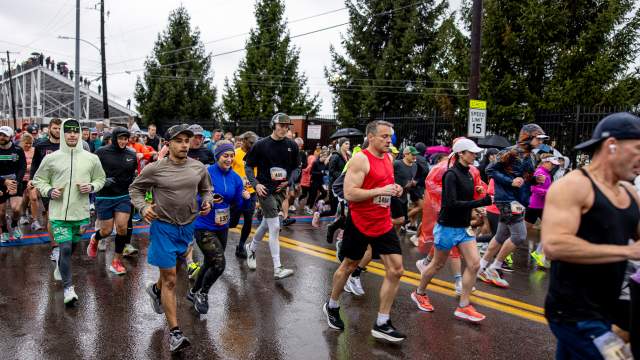 Race participants starting the Scranton Half Marathon