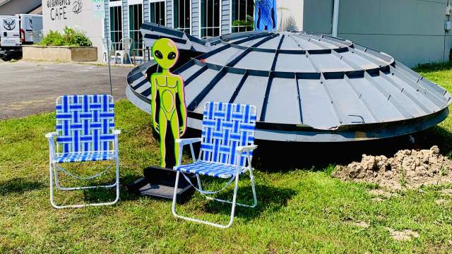 Flying saucer UFO at Elements Cafe in Childs, PA