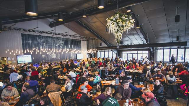 crowd dining inside Slocum Hollow Restaurant at Montage Mountain Resorts