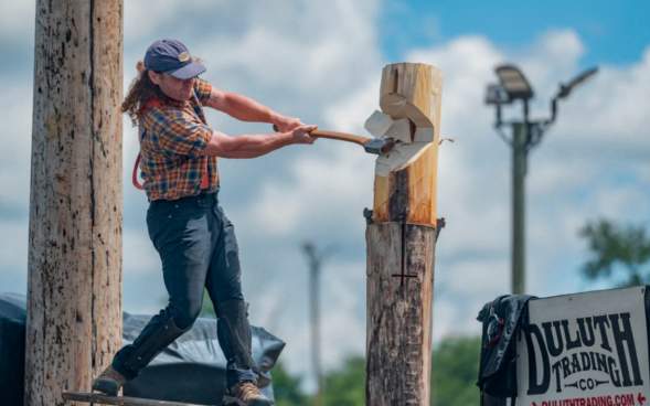 A lumberjack performing at Lakeland Orchard & Cidery in Scott Township, PA